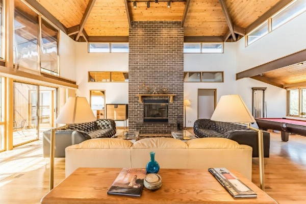 Crown of the Coast image 14