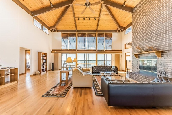 Crown of the Coast image 16