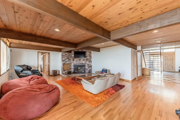 Crown of the Coast image 22