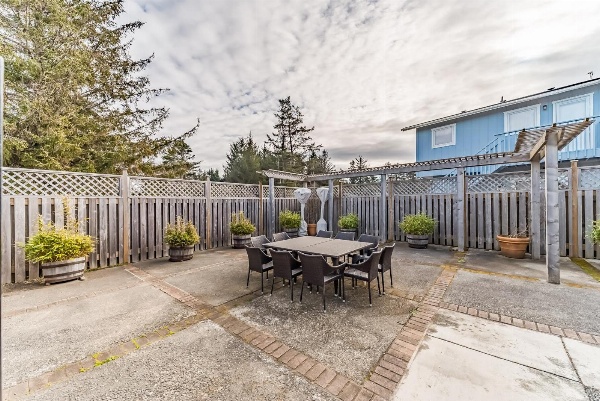 Crown of the Coast Main image