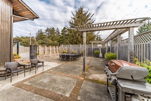 Crown of the Coast image 4