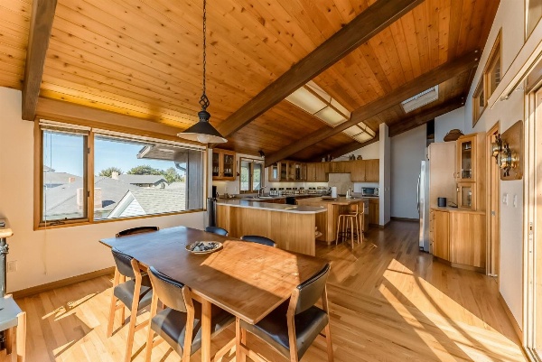 Crown of the Coast image 5